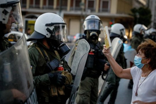 Διαδηλωτές στο εδώλιο