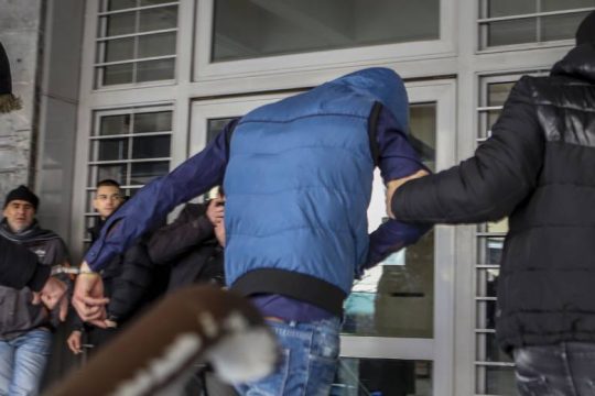 Στο εδώλιο του κατηγορουμένου οι οκτώ για τον θάνατο του Βούλγαρου φιλάθλου