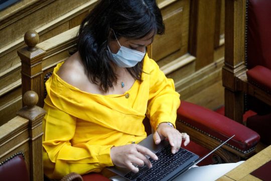 Βαφτίζουν «μαθητεία» την παιδική εργασία στα ξενοδοχεία