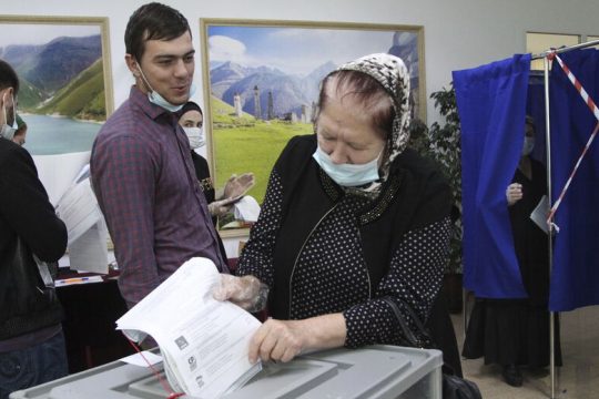 Κυρίαρχος στη Δούμα ο Πούτιν