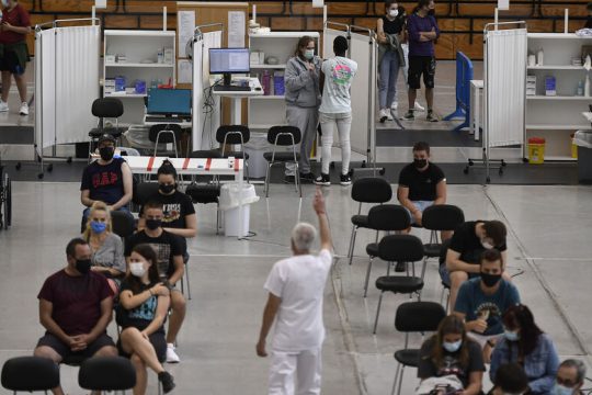 Η άρνηση του εμβολιασμού ως πρόβλημα δημοκρατίας