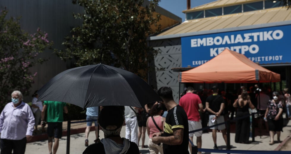 Ν. Τζανάκης: Η εκκλησία δεν έχει παίξει τον ρόλο της στο θέμα του εμβολιασμού