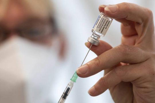 Το Βερολίνο θα χρηματοδοτήσει έξι φάρμακα κατά της Covid-19