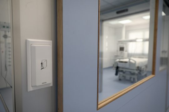 Κρήτη: Πέθανε ασθενής με κορονοϊό – Αγωνία για την 36χρονη έγκυο