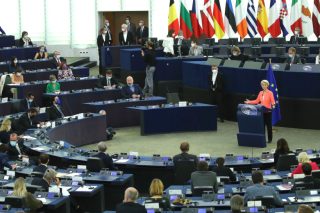 Αιχμές, προτάσεις αλλά και καλά λόγια για την φον ντερ Λάιεν στο Ευρωκοινοβούλιο