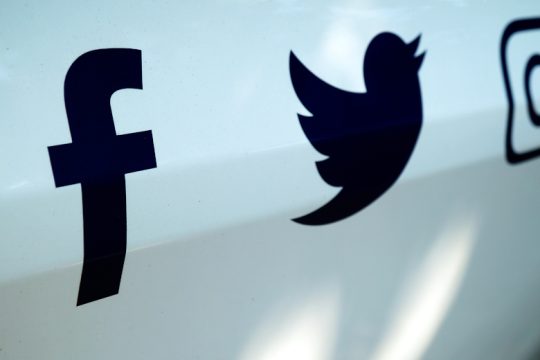 Ρωσία: Πρόστιμο σε Facebook και Twitter για διατήρηση παράνομου περιεχομένου