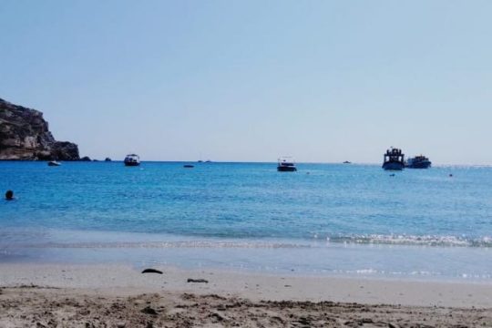 Φολέγανδρος: Το Λιμενικό επιχειρεί να «εξαφανίσει» δεκάδες πρόσφυγες