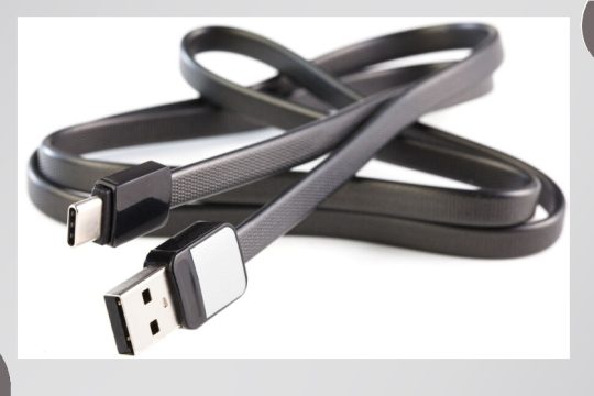 Δεκαετής «πόλεμος» για κοινό φορτιστή