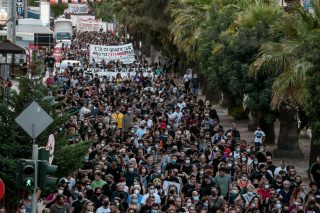 Μια αγκαλιά, μια αντιφασιστική γροθιά