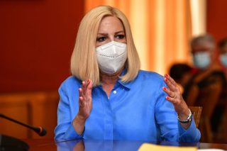 «Να σπάσουμε τη συνωμοσία της ακρίβειας»