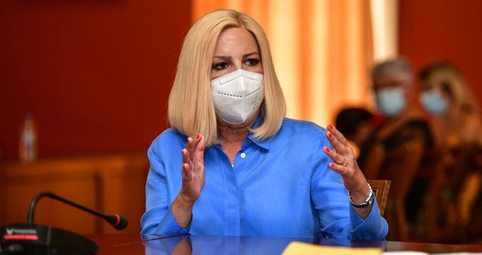 «Να σπάσουμε τη συνωμοσία της ακρίβειας»