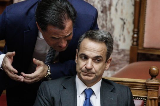 «Συγχωνευθείτε ή λουκέτο» το δόγμα Μητσοτάκη για τους μικρομεσαίους