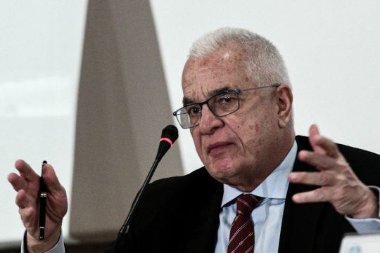 Ο Γιάννης Πρετεντέρης στον Αλέξη Τσίπρα