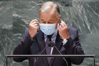 Η σκιά διεθνών κρίσεων και οι ηχηρές απουσίες