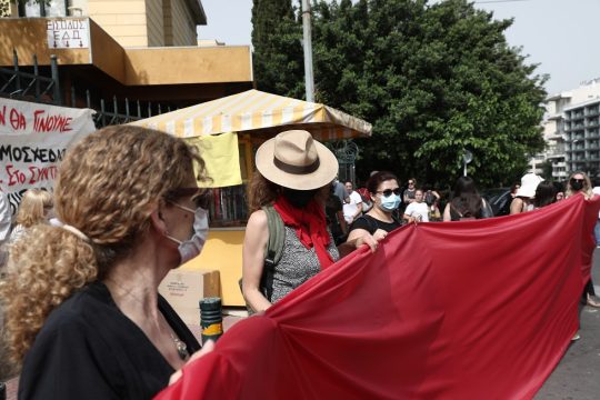 Θα μιλήσει άλλος κανείς;