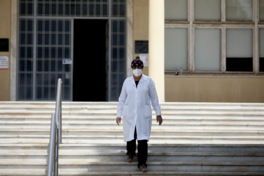Μέχρι 31/12 τα έκτακτα μέτρα του υπουργείου Υγείας για την πανδημία