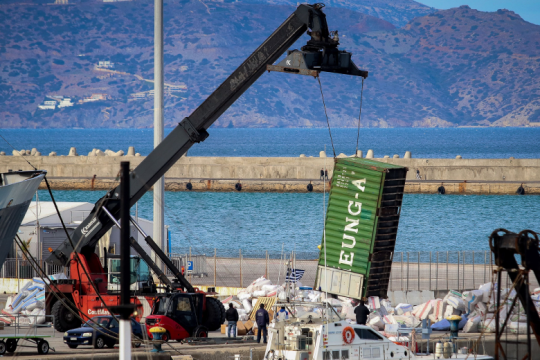 Κλιμάκιο του ΥΠΕΝ στο Ηράκλειο για τυχόν ζημιές από τον σεισμό στο λιμάνι