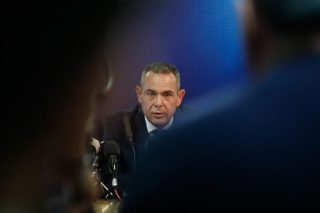 Ήθελε ο κυβερνητικός εκπρόσωπος να γίνει μετακλητός του Καμμένου;