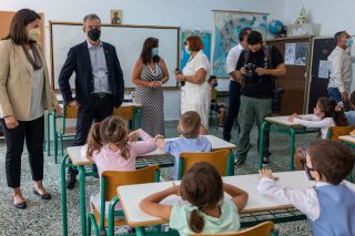 Με (κρατική) ασφάλεια άνοιξαν τα σχολεία στη Θεσσαλονίκη