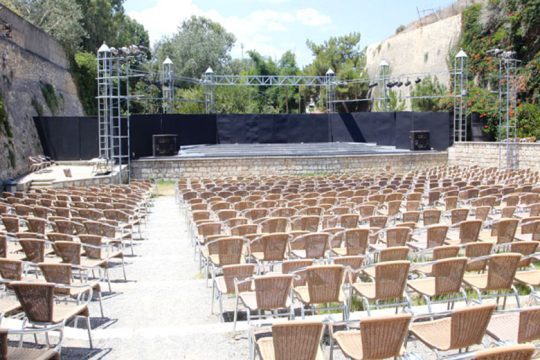 Ηράκλειο: Μουσικοθεατρικές παραστάσεις στο Κηποθέατρο «Νίκος Καζαντζάκης»