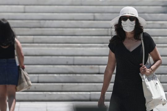 ΕΟΔΥ: 39 θάνατοι, στους 342 οι διασωληνωμένοι