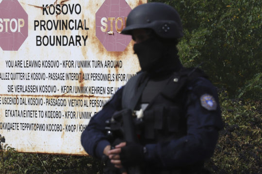 «Οφθαλμός αντί οφθαλμού» με τις πινακίδες κυκλοφορίας στα σύνορα Σερβίας – Κοσόβου