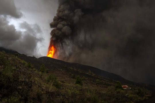 Λα Πάλμα: Εκκένωση τριών πόλεων