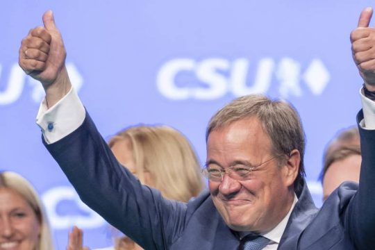 Απεγνωσμένη προσπάθεια Λάσετ για ανατροπή