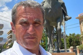 Στις πόσες ταβέρνες βγαίνει πρόεδρος ο Λοβέρδος;