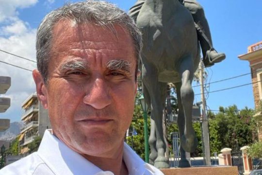 Στις πόσες ταβέρνες βγαίνει πρόεδρος ο Λοβέρδος;