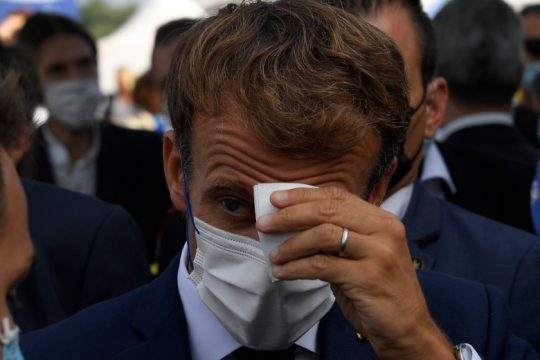 AUKUS: Ξεχειλίζει η οργή στο Παρίσι, κινήσεις κατευνασμού από ΗΠΑ-Βρετανία