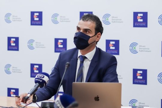 «Πράσινο φως» για τρίτη δόση σε όσους βρίσκονται σε ΜΦΥ και στους άνω των 60