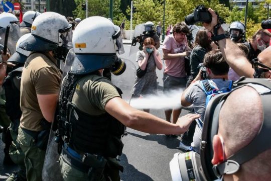 Πρεμιέρα Θεοδωρικάκου με χημικά ενάντια σε μαθητές και φοιτητές