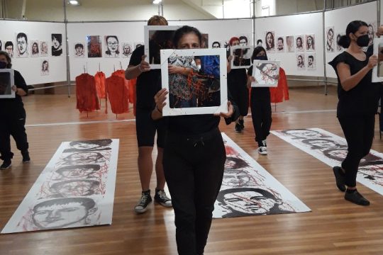 Συγκίνησαν τα «Ματωμένα Πορτρέτα» στο Κερατσίνι