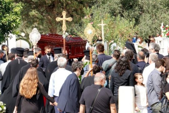 «Αντίο» στον Μίκη με ένα ριζίτικο, το «Παλικάρι» και τον Αλέξη Ζορμπά [βίντεο]