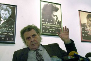 Ο Μίκης έκανε πάλι πρώτος το καθήκον του