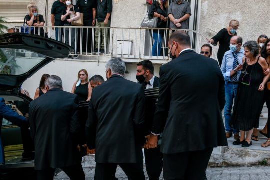 Περίεργες διαρροές για την κηδεία του Μίκη 