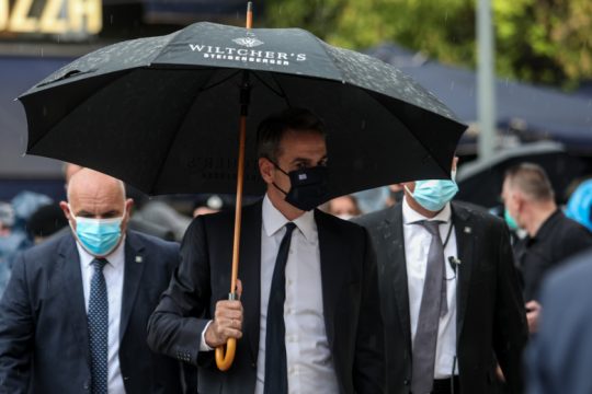 Σήμερα τους φταίει ο… ΣΥΡΙΖΑ για τις αποδοκιμασίες;