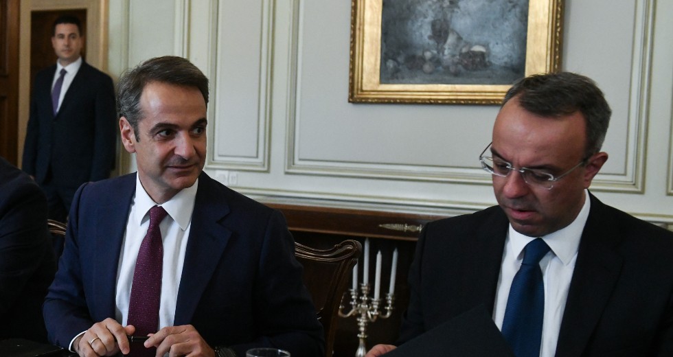 Θριαμβολογία και πραγματικότητα