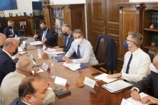 Βροχή από παράπονα αλλά… πέρα βρέχει