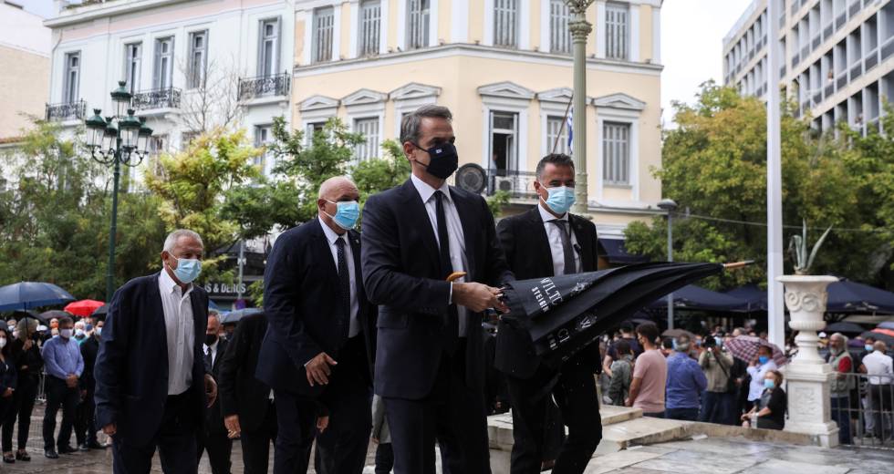 Μητσοτάκης εναντίον Κουτσούμπα για τις αποδοκιμασίες