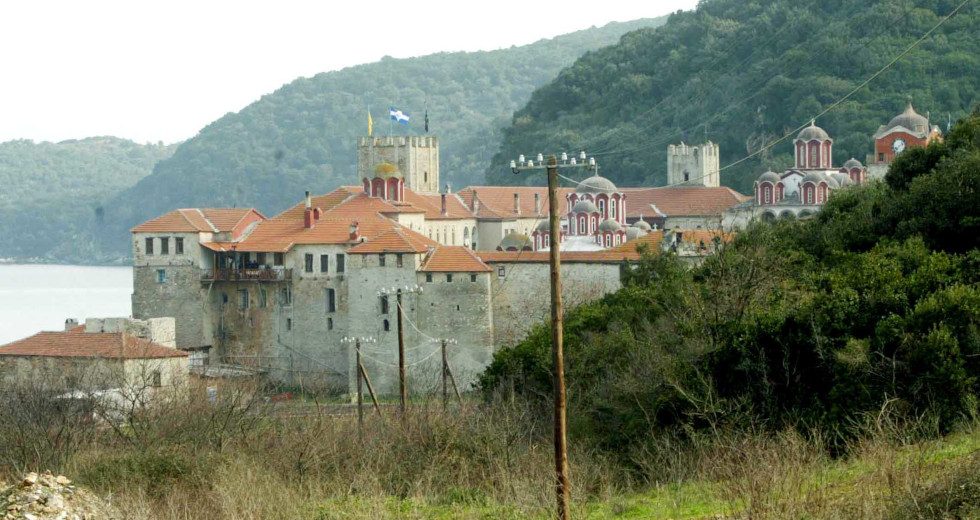 Κορονοϊός στην μονή Εσφιγμένου – Τέσσερις μοναχοί στο νοσοκομείο