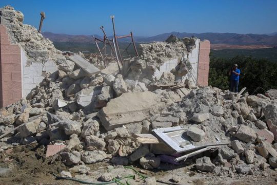 Βαθιές πληγές αφήνει το πέρασμα του φονικού σεισμού στο Αρκαλοχώρι