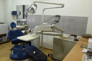 Στον οδοντίατρο με εμβόλιο ή τεστ