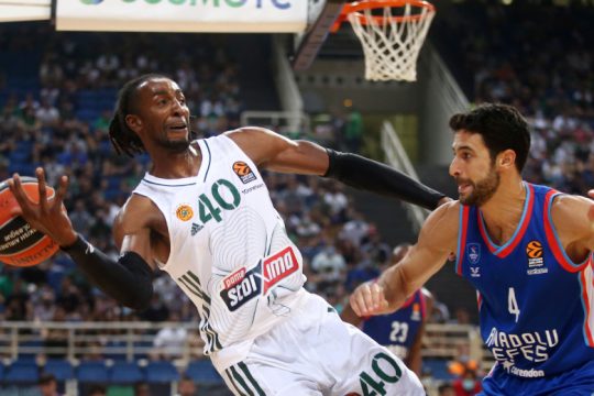 Με κόσμο είναι αλλιώς