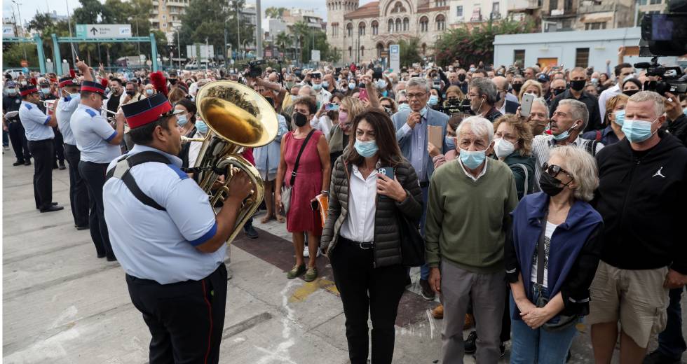 Μ. Θεοδωράκης: Υπό τους ήχους της φιλαρμονικής ξεκίνησε το ταξίδι για την Κρήτη