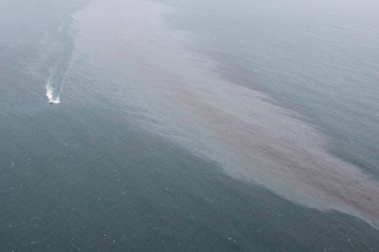 Ανησυχία Κομισιόν για την πετρελαιοκηλίδα στις κυπριακές ακτές