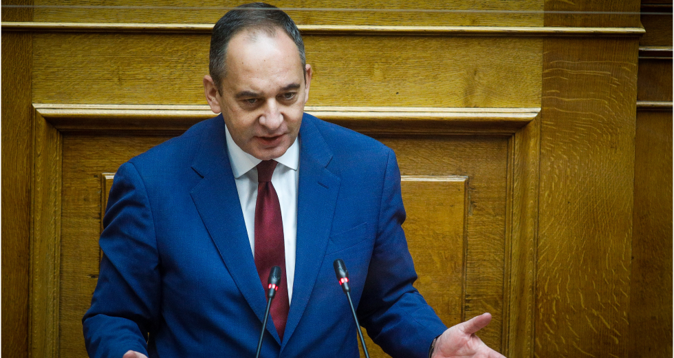 Μόνο με τις ψήφους της Ν.Δ. πέρασε η μεταβίβαση 16% του ΟΛΠ στην Cosco