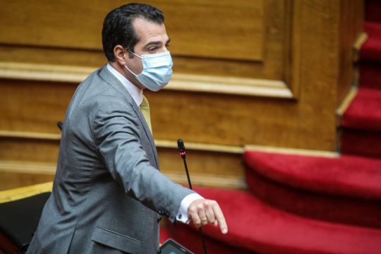 Βρετανικό «χτύπημα» σε Πλεύρη: Είναι εντάξει να θες να εξοντώσεις ανθρώπους;