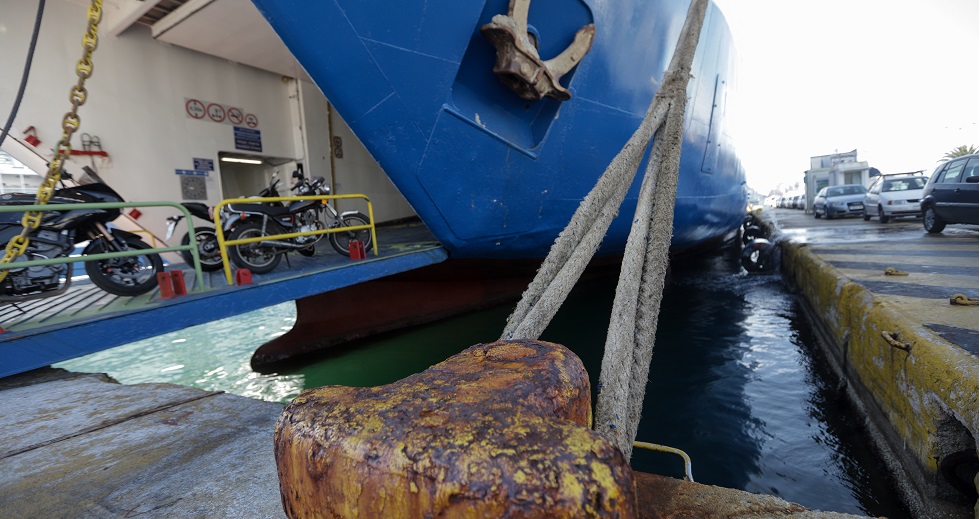 Νέα μέτρα για τις μετακινήσεις με πλοία από Δευτέρα